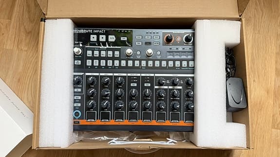 Arturia DrumBrute Impact trummaskin