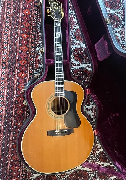 1975 F50R Jumbo Acoustic Guild Guitar + hard case