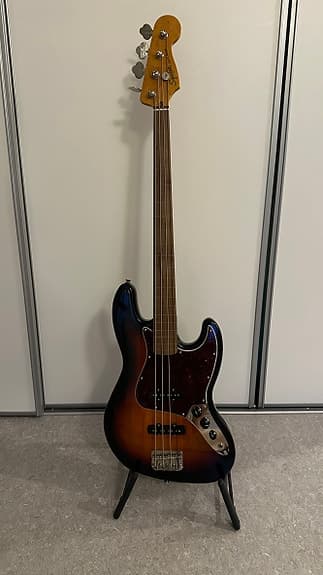 Fender Squier Classic Vibe 60s Jazz Bass Fretless.
