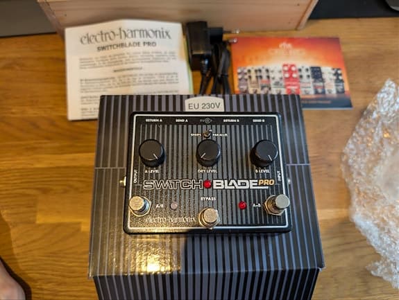 Electro-Harmonix Switchblade Pro – Mint Condition w/ Box & Power Supply