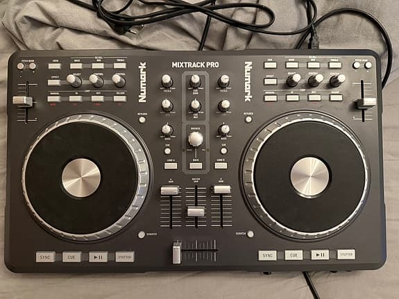 Numark Mixtrack Pro DJ-controller