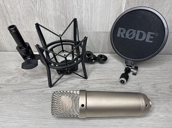 Rode NT1-A kondensator mikrofon med reflektionsskärm och xlr kabel