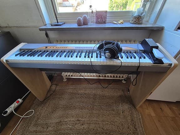 Casio digital piano Privia PX-110 inkl. Hörlurar och pedal.