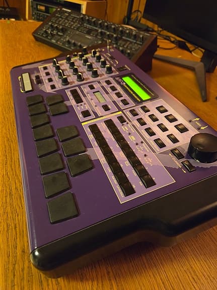 E-MU MP-7 Command Station Synth / Groovebox (128-Voice)