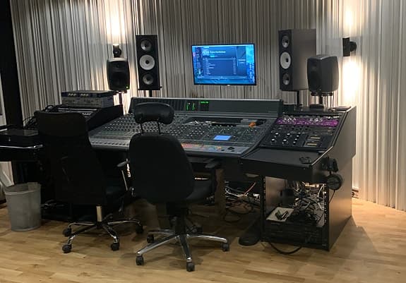 Avid D-Control ES 16 fader ink X-mon, surround-panners, benställning mm