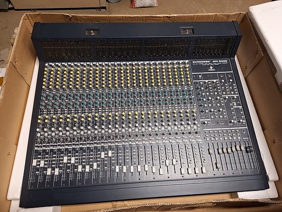 Mixerbord Behringer Eurodesk MX 9000 ljudmixer