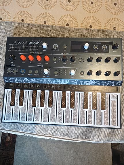 Arturia MicroFreak synthesizer ink mikrofon, originalkartong & vocoder mic!
