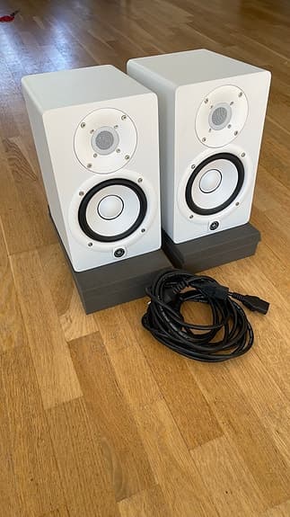 Yamaha HS5 w + ISO pads