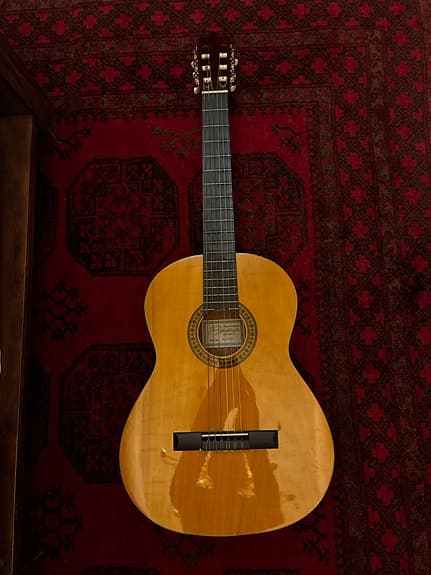 Akustisk klassisk gitarr naturträ