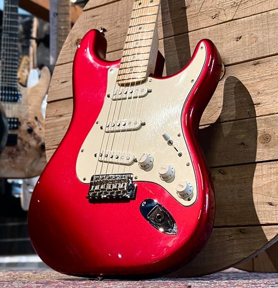 Fender American Special Stratocaster Candy Apple Red