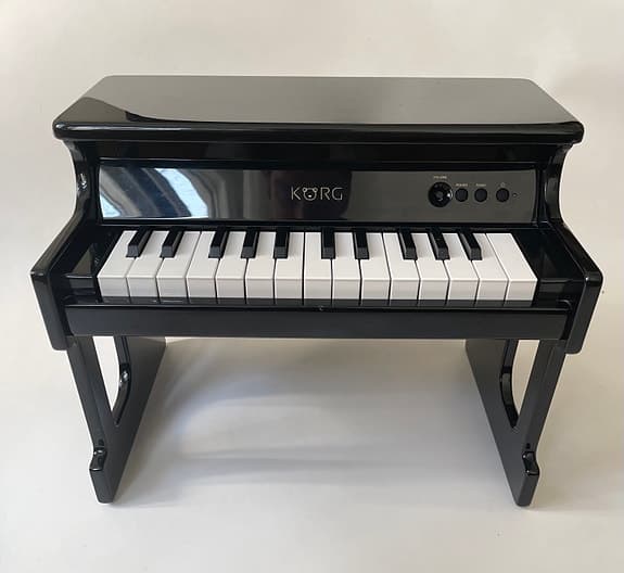 Korg tiny piano leksakspiano svart -gott använt skick