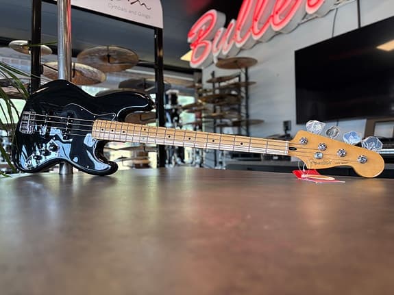 Fender Player II Jazz Bass från 2025