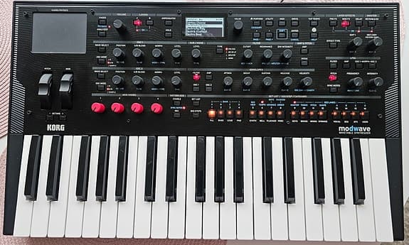 KORG modwave wavetable synthesizer