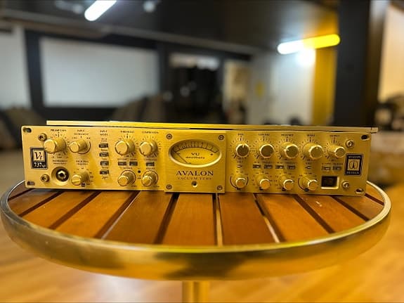 Avalon Vt-737SP inkl helt nya rör