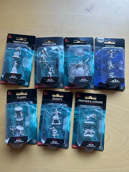 Dungeons & Dragons figurer omålade