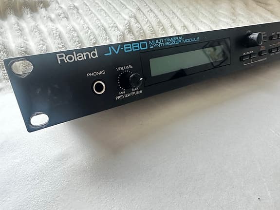 Roland JV-880 synthesizer modul
