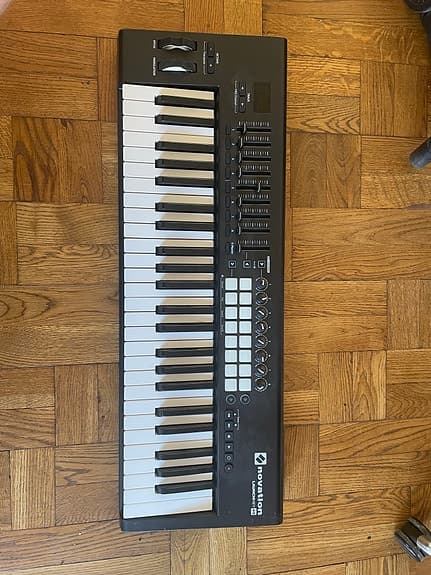 Novation Launchkey 49 MIDI-keyboard svart