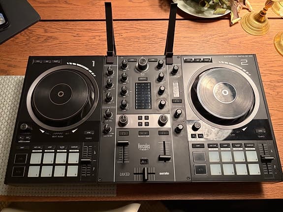 Hercules Inpulse 500 DJ controller