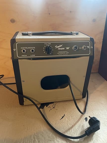 Fender Champion 600 Tube Amp (5W) – Vintage Reissue