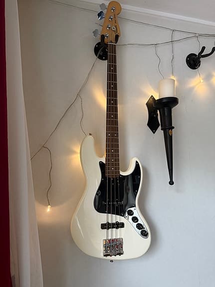 Fender Deluxe Active Jazz Bass