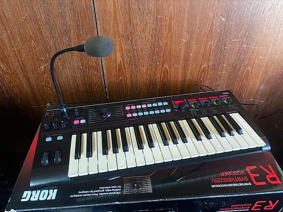 KORG R-3 SYNTH och MIDI för Techno, 80-tal, m.fl. STHLM