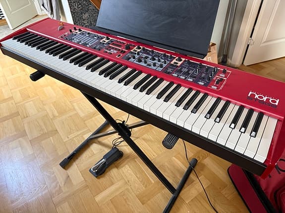 Clovis Nord Stage 88 keyboard