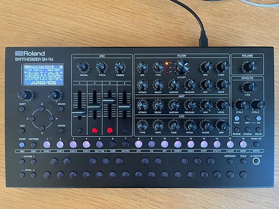 Roland SH-4d synthesizer