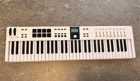 Arturia Keylab Essential 61 MIDI-keyboard MK3 vitt