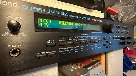 Roland JV-1080 synthesizer + 2st expansions kort