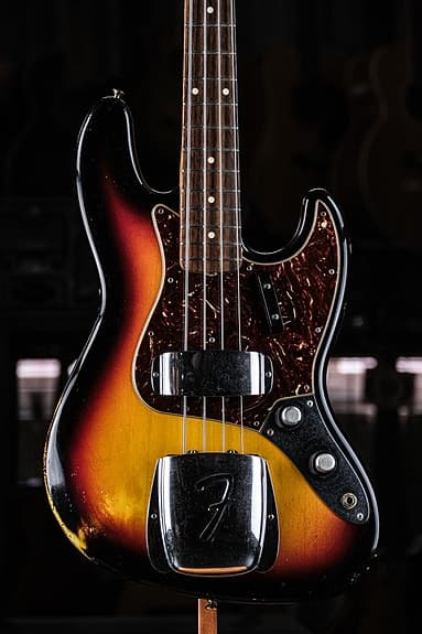 2011 Fender Custom Shop Jazz Bass Relic 3-tone sunburst