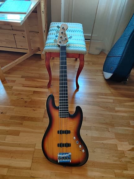 Fender Squier Jazz Bass 5-string