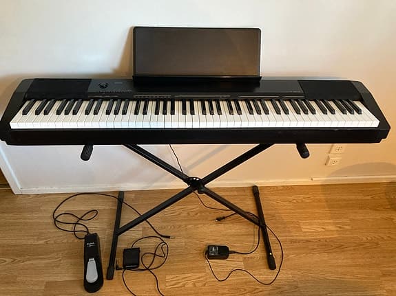 Digital Piano Casio CDP-130, 88 tangenter, två inbyggda högtalare