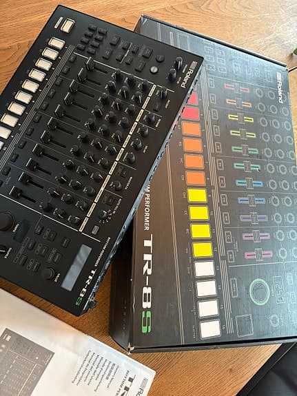 Roland Tr-8S
