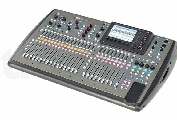 Behringer X32 digitalmixer med flightcase