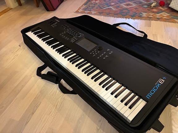 Yamaha MODX8 plus