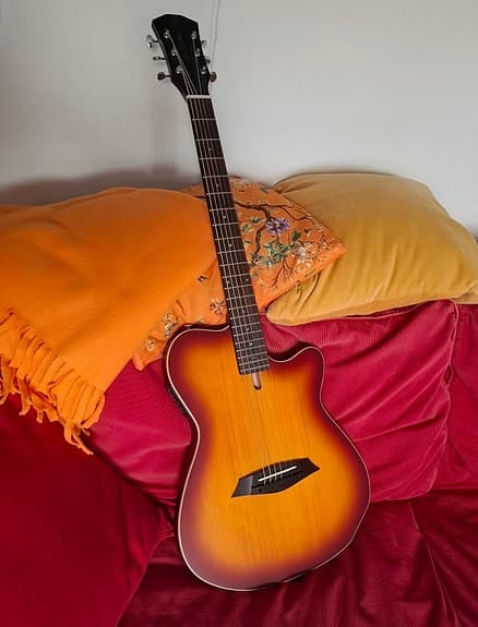 Sire Larry Carlton G5A electro-akustisk gitarr