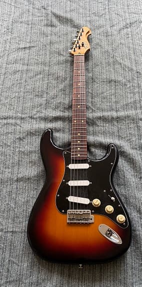 Fenix Stratocaster med Clapton Midboost
