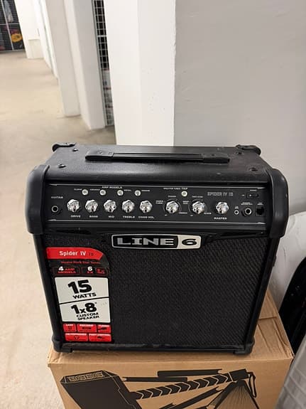Line 6 IV 15 förstärkare