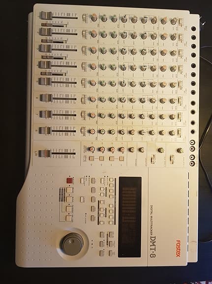 FostexDMT-8