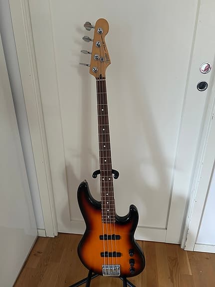 Fender AM Jazz Bass Plus