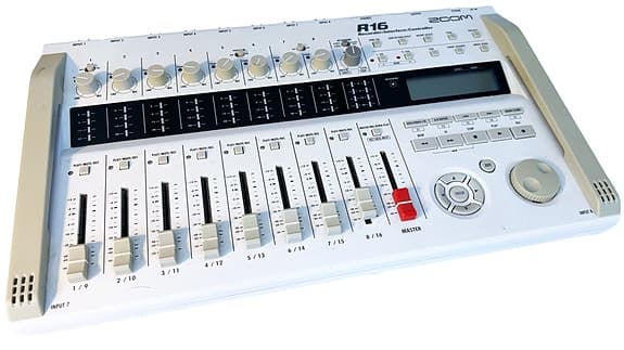Zoom R16 / Portabel inspelningsstudio