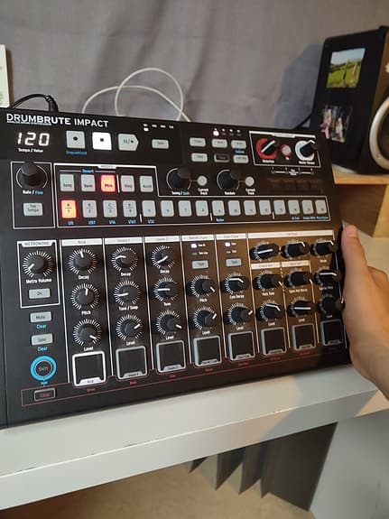 Arturia DrumBrute Impact trummaskin svart