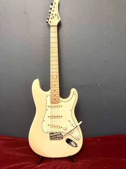 Elgitarr Cort Stratocaster 90-tal
