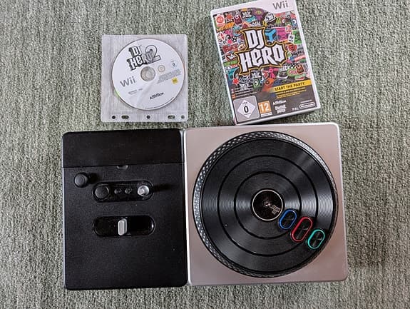Nintendo Wii DJ Hero spel och turntable-kontroll