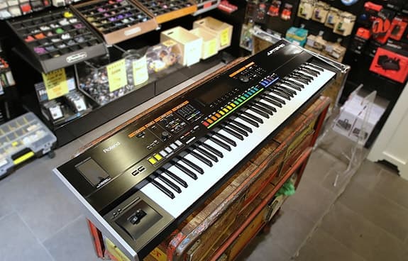 Roland Jupiter-50 hos Musikbörsen i Göteborg