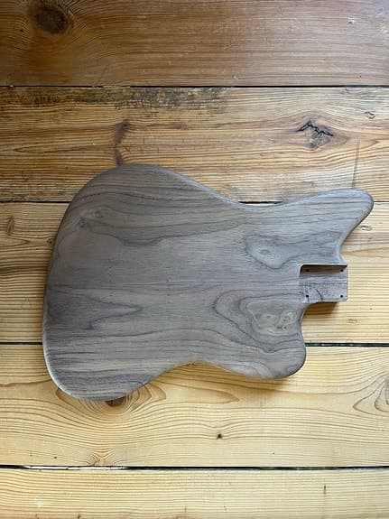 Jazzmaster - Gitarrkropp i valnöt