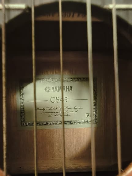 Klassisk gitarr Yamaha CS45 (3/4 storlek) med gigbag