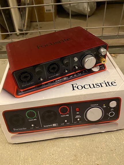 Focusrite Scarlett 2i2 USB-ljudkort – originalkartong