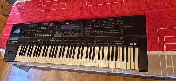 Roland G-800 Arranger Workstation