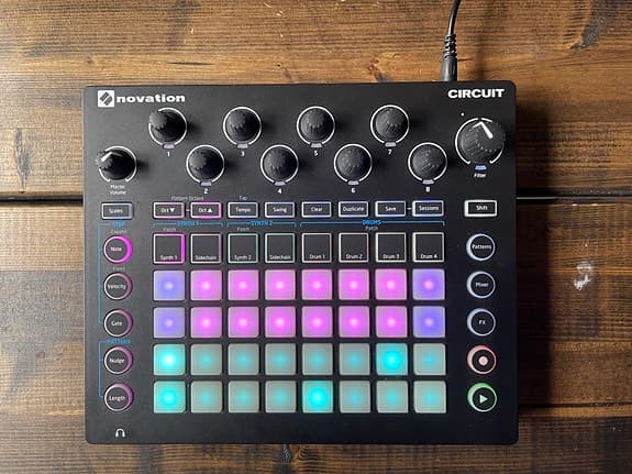 Novation Circuit groovebox svart